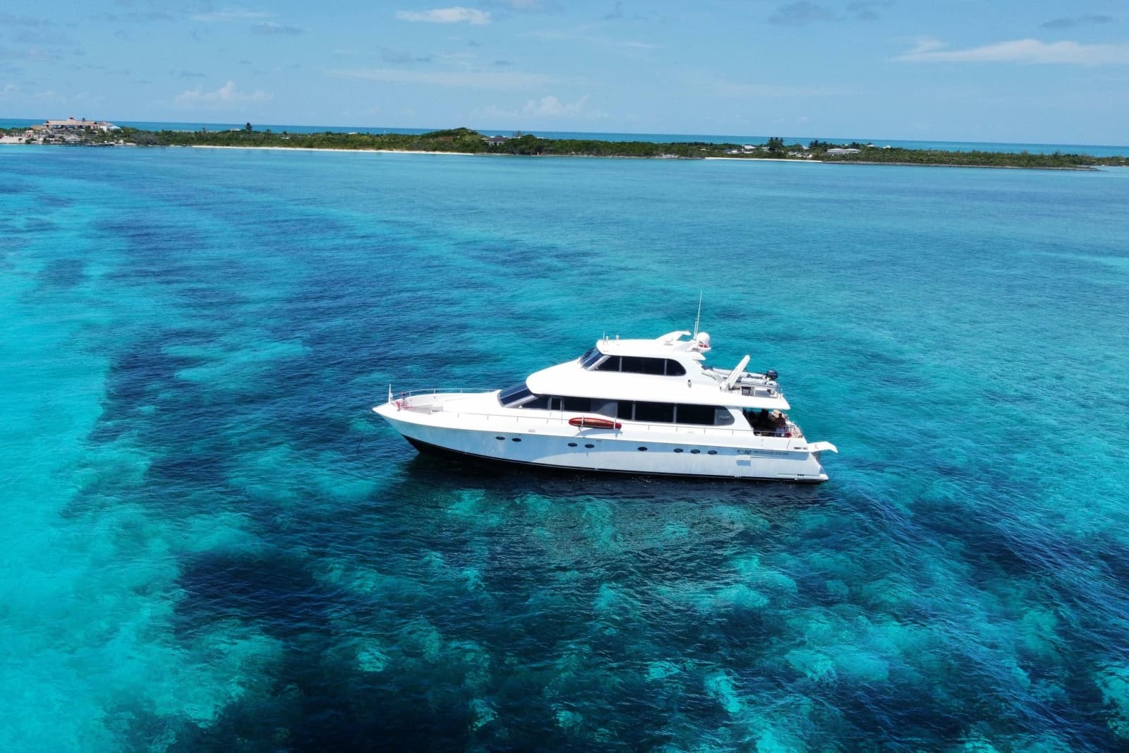 1998 Lazzara Yachts 76 Skylounge Grand Salon - Photo 2
