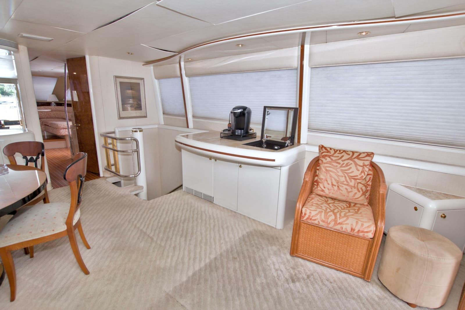 1998 Lazzara Yachts 76 Skylounge Grand Salon - Photo 14