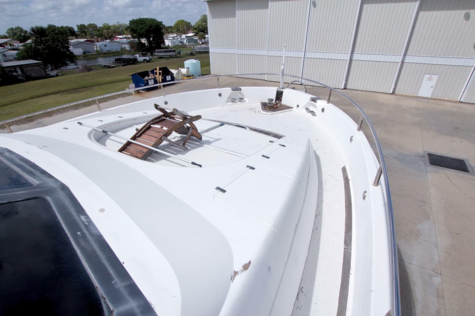 1998 Lazzara Yachts 76 Skylounge Grand Salon - Photo 73