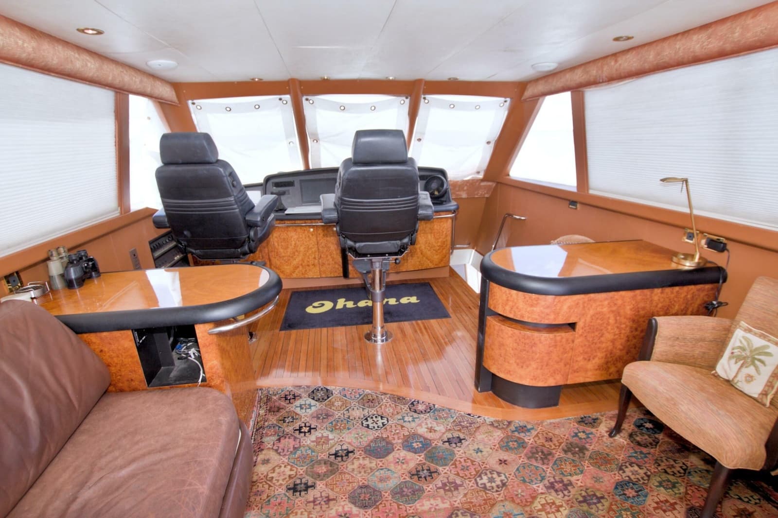 1998 Lazzara Yachts 76 Skylounge Grand Salon - Photo 69