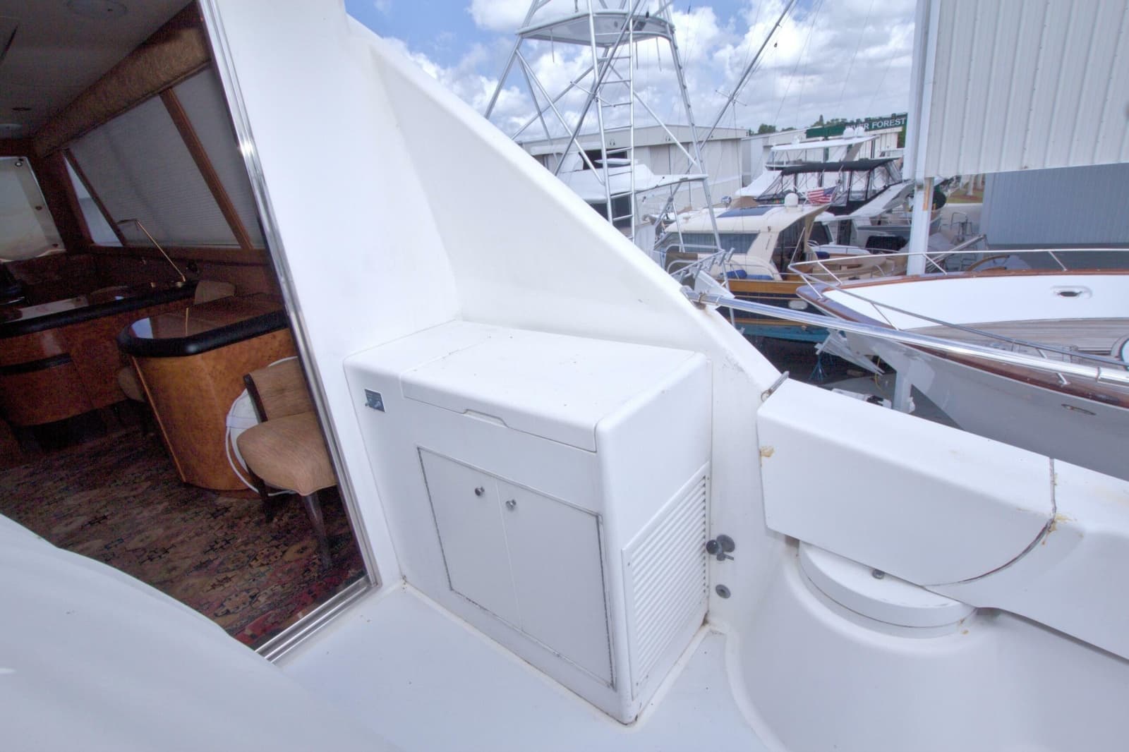 1998 Lazzara Yachts 76 Skylounge Grand Salon - Photo 62
