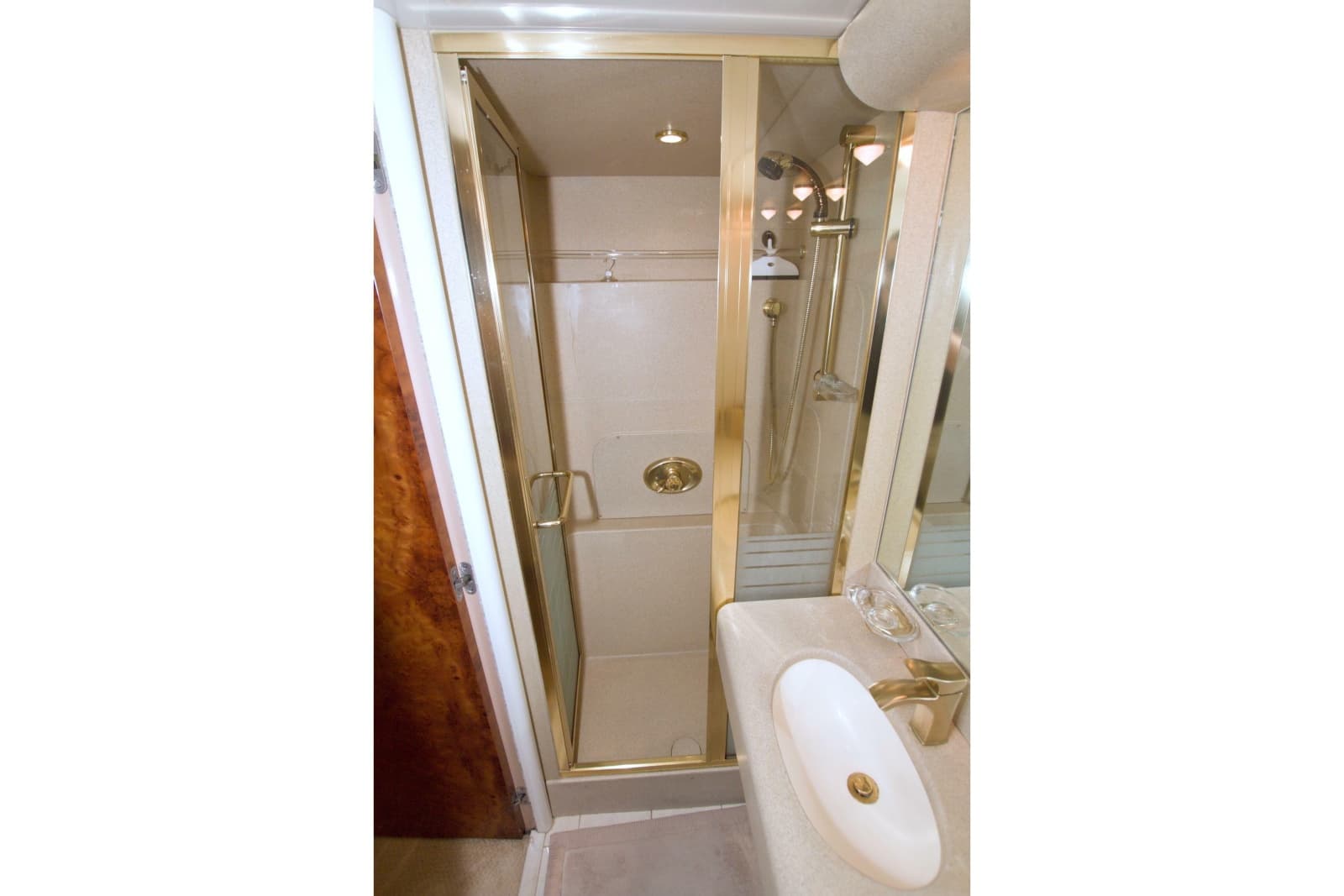 1998 Lazzara Yachts 76 Skylounge Grand Salon - Photo 37
