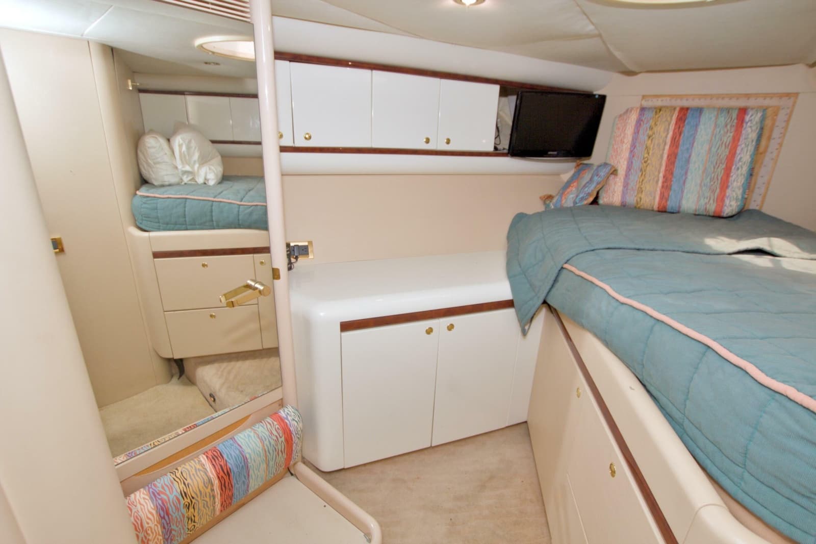1998 Lazzara Yachts 76 Skylounge Grand Salon - Photo 94