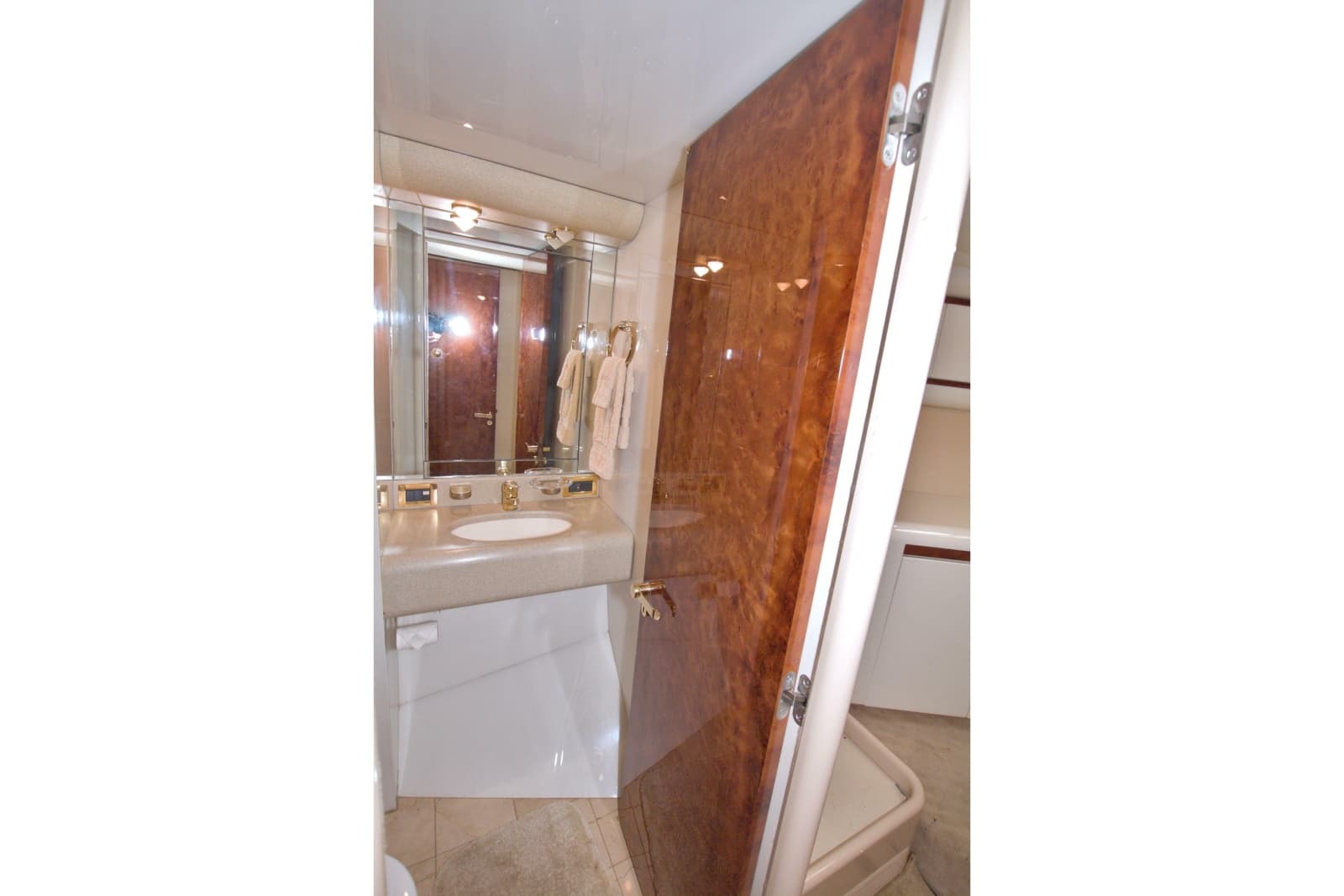 1998 Lazzara Yachts 76 Skylounge Grand Salon - Photo 92