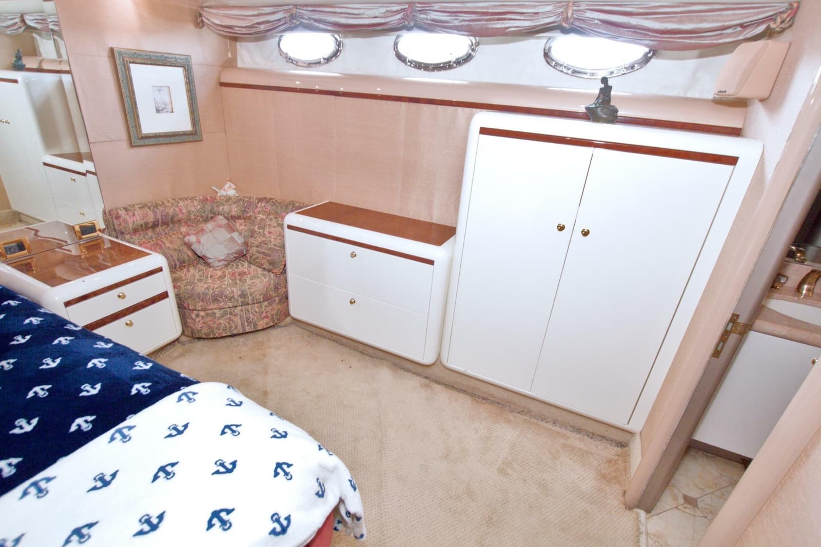 1998 Lazzara Yachts 76 Skylounge Grand Salon - Photo 20