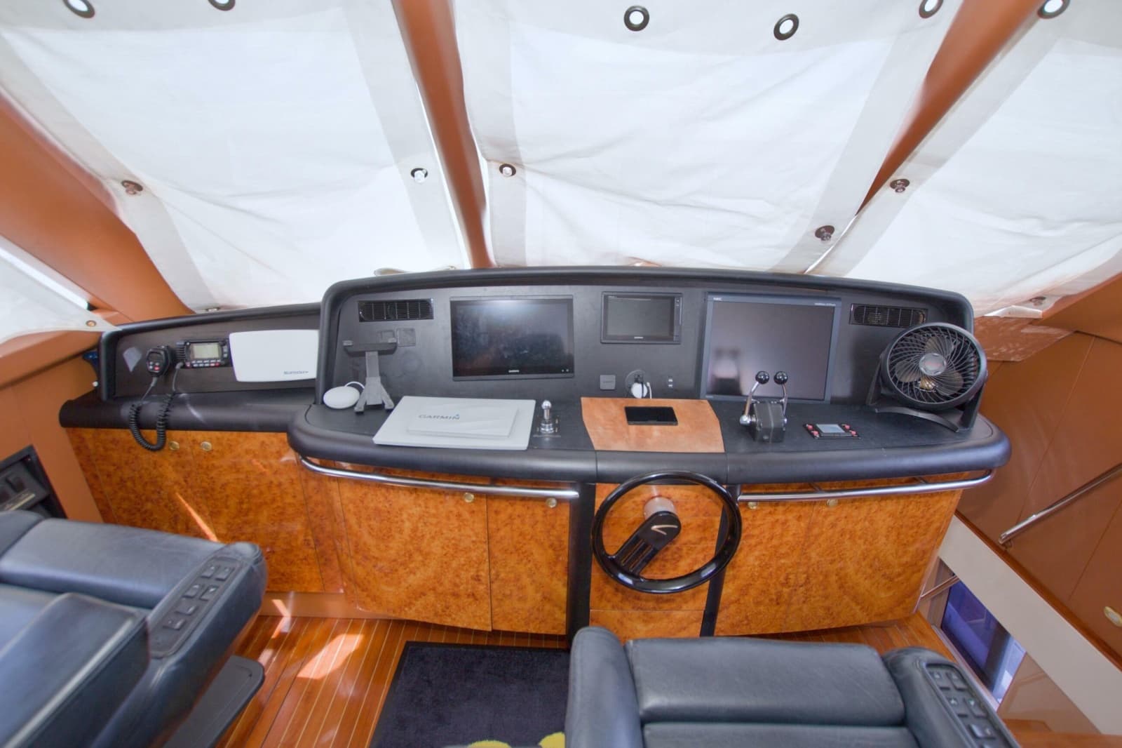 1998 Lazzara Yachts 76 Skylounge Grand Salon - Photo 57