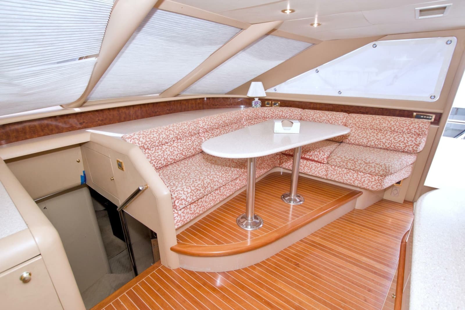 1998 Lazzara Yachts 76 Skylounge Grand Salon - Photo 51