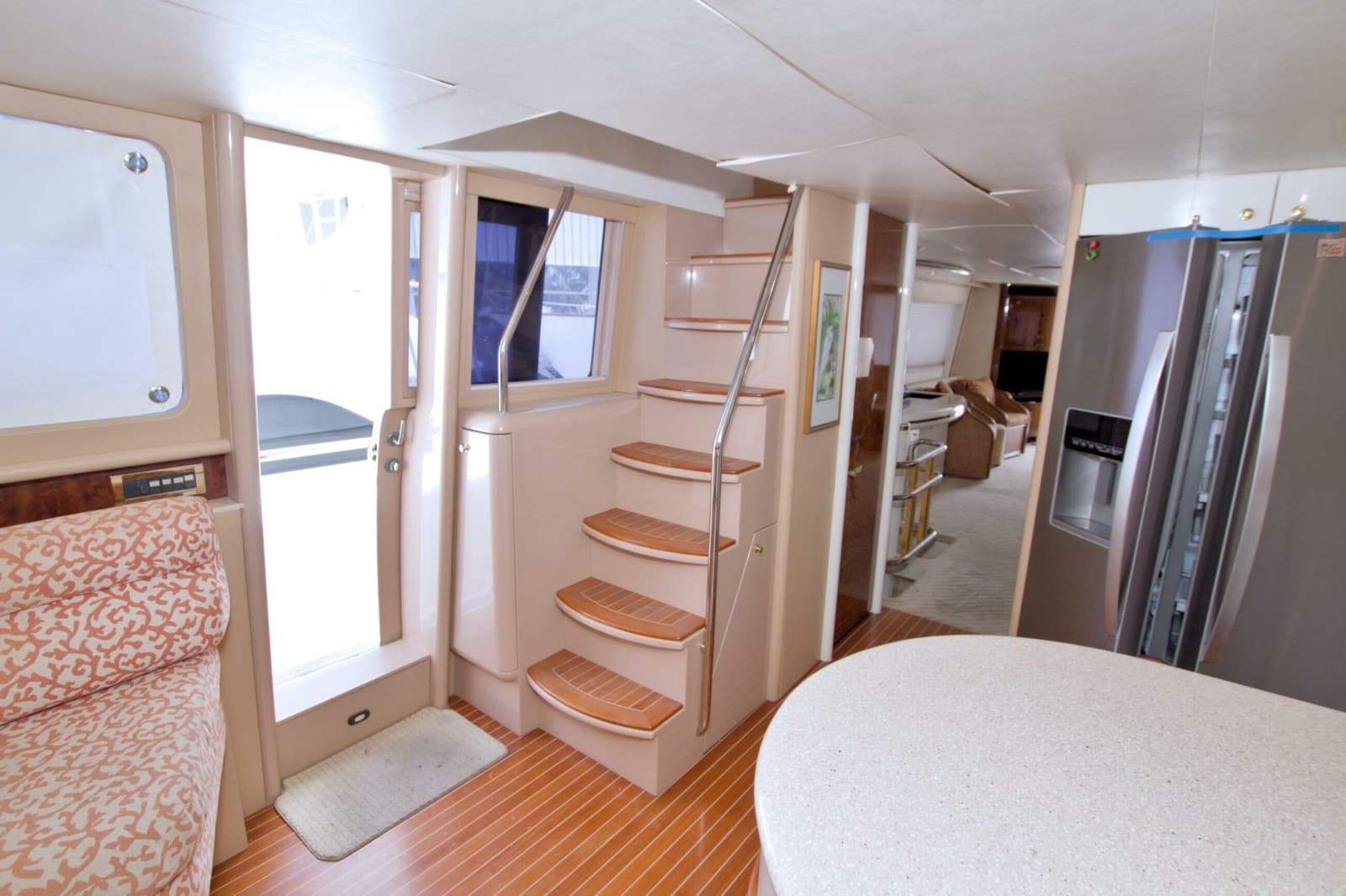 1998 Lazzara Yachts 76 Skylounge Grand Salon - Photo 52