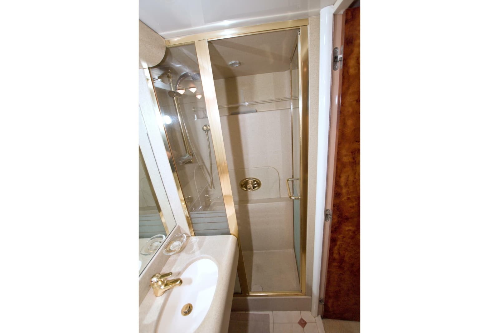 1998 Lazzara Yachts 76 Skylounge Grand Salon - Photo 43