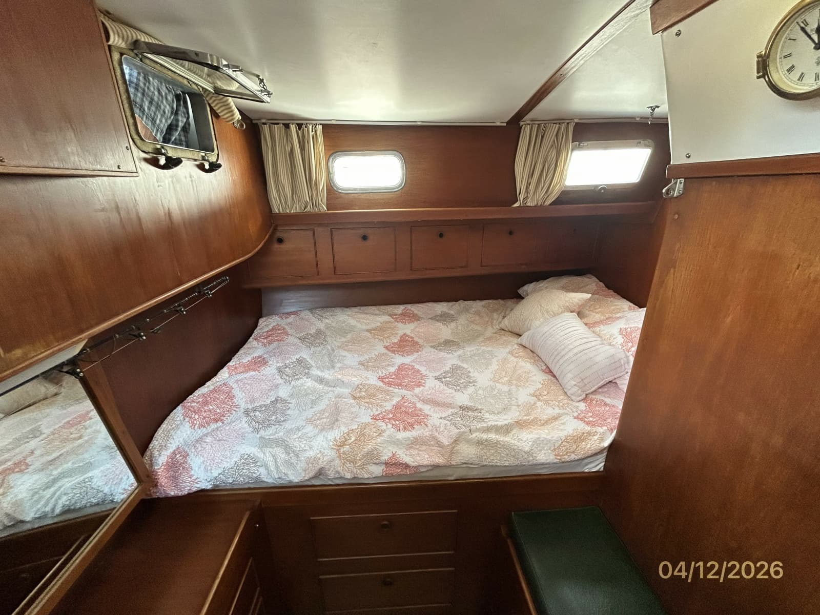 41' Rival master stateroom port