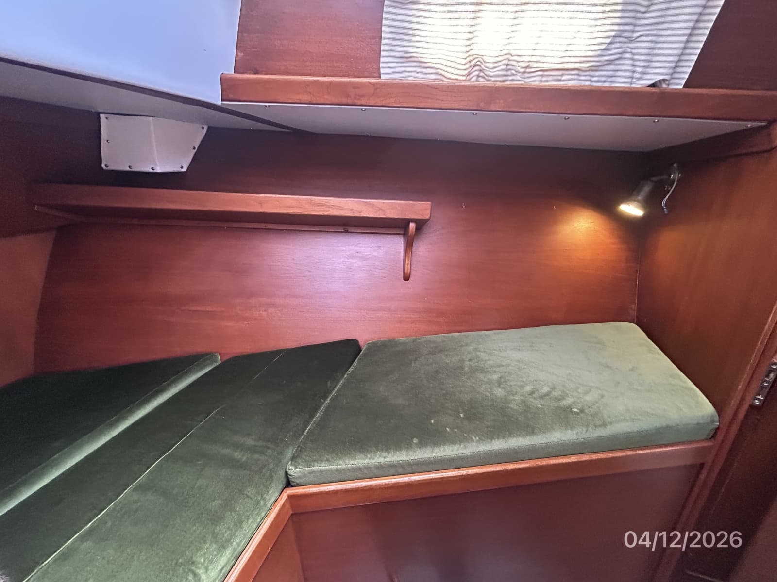 41' Rival guest stateroom starboard