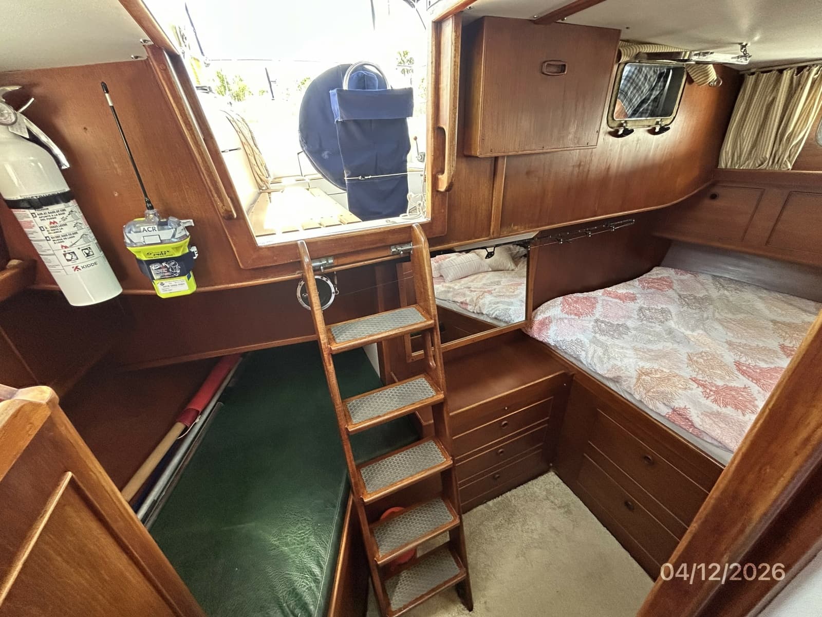 41' Rival master stateroom