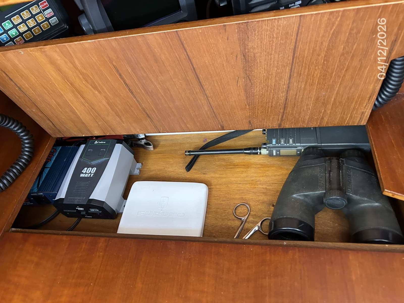 41' Rival nav station desk2