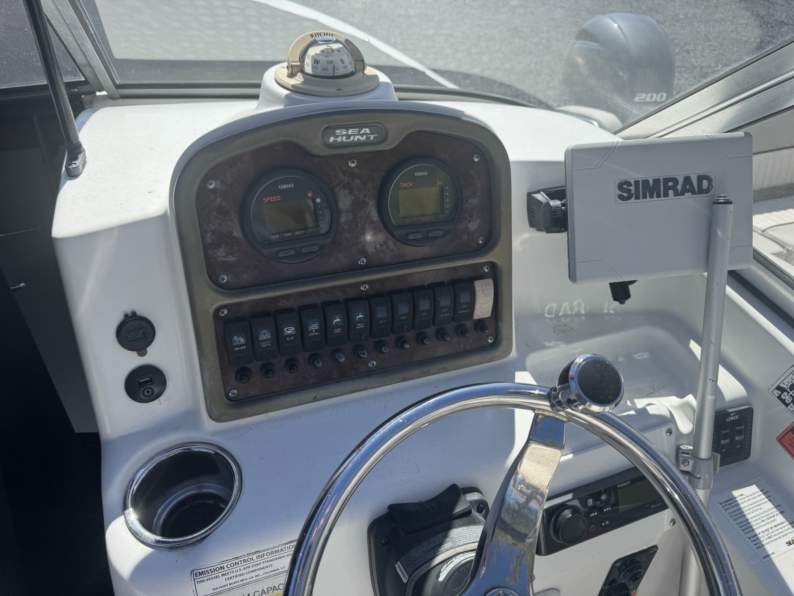 2013 Sea Hunt Escape 234 LE