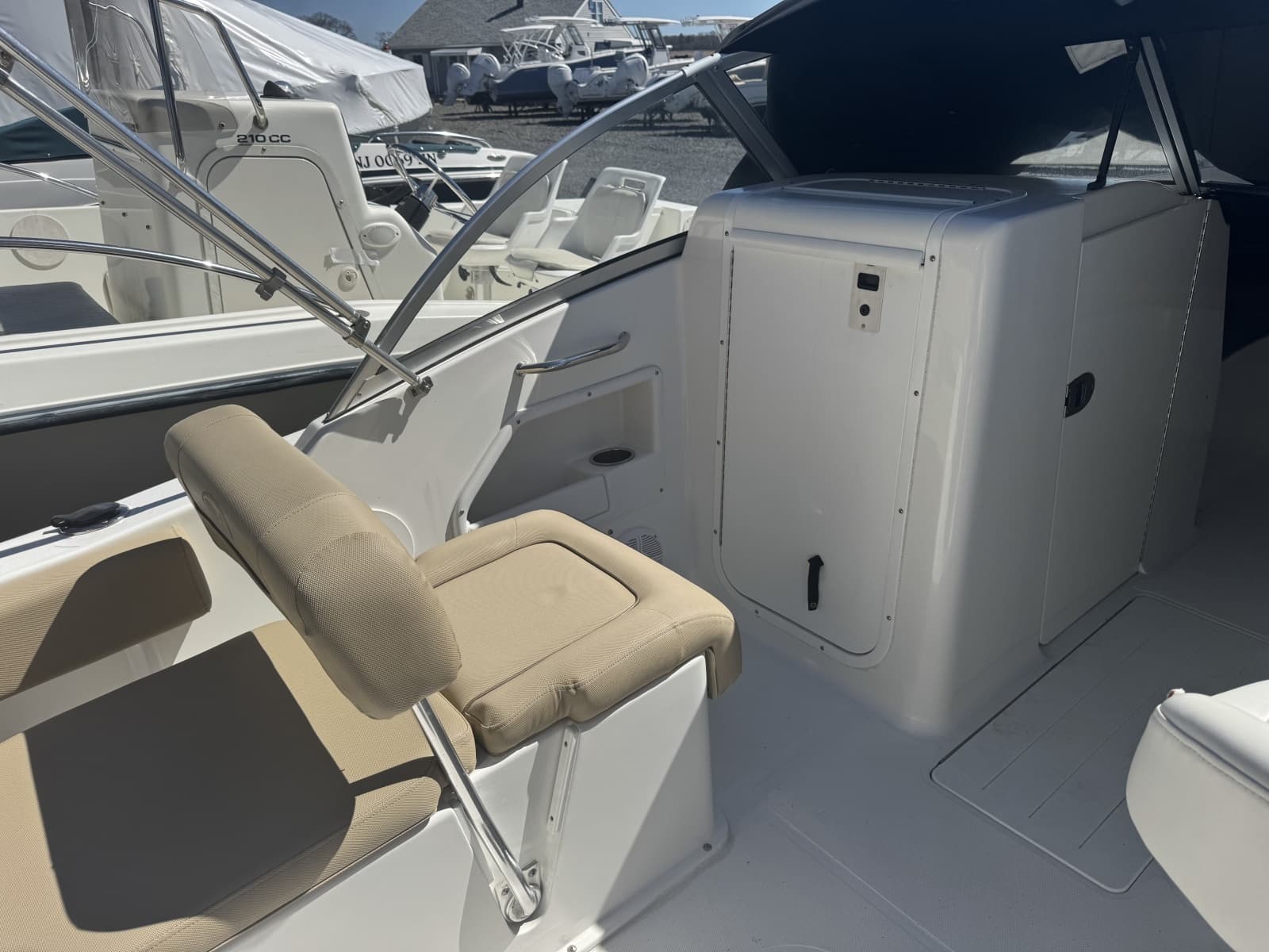 2013 Sea Hunt Escape 234 LE
