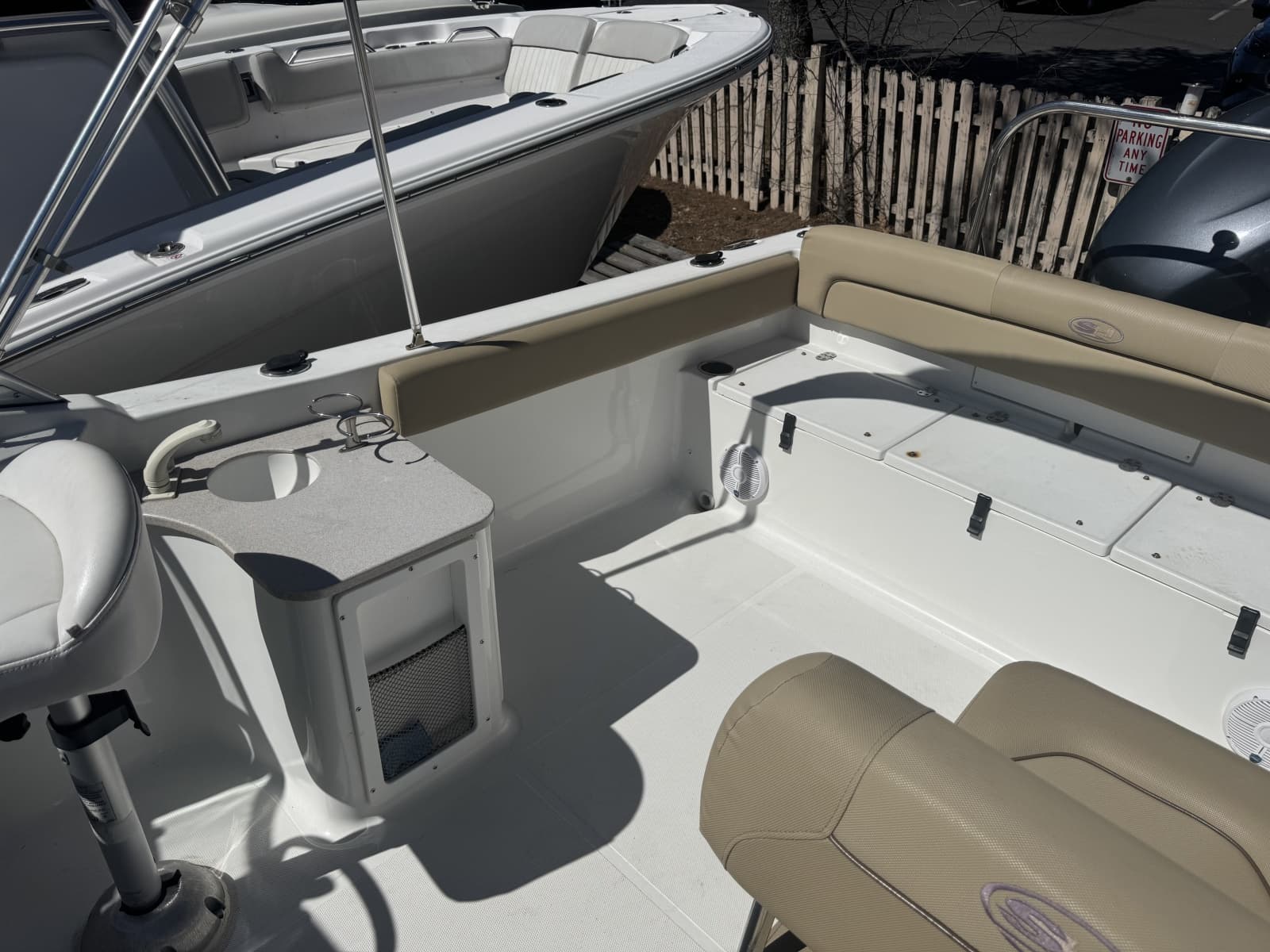 2013 Sea Hunt Escape 234 LE