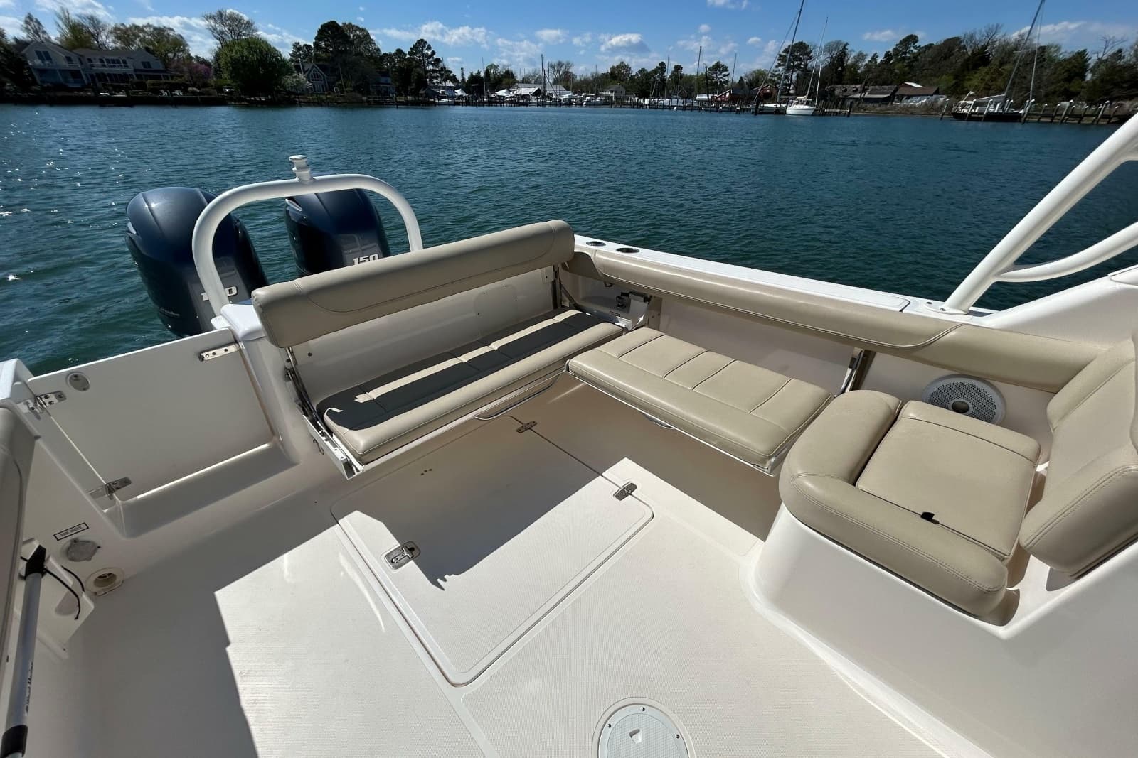 2016 Pursuit DC 265 Dual Console