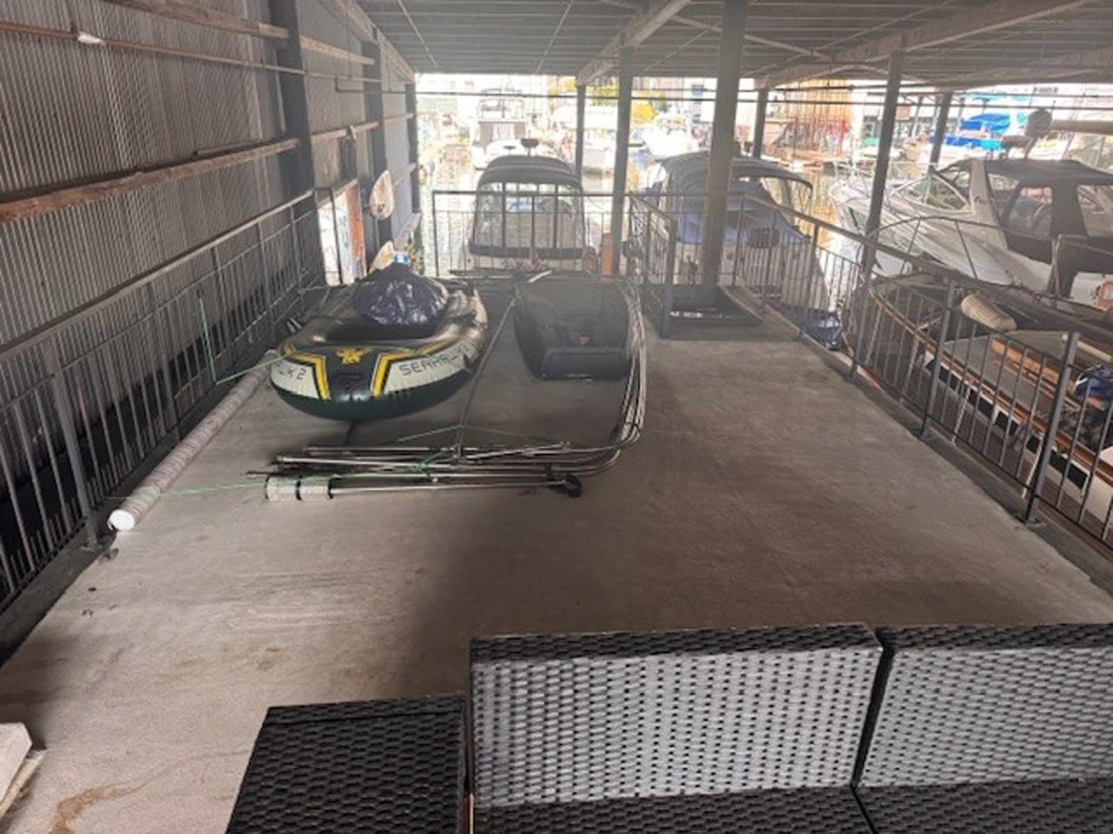 1985 Three Buoys Houseboat