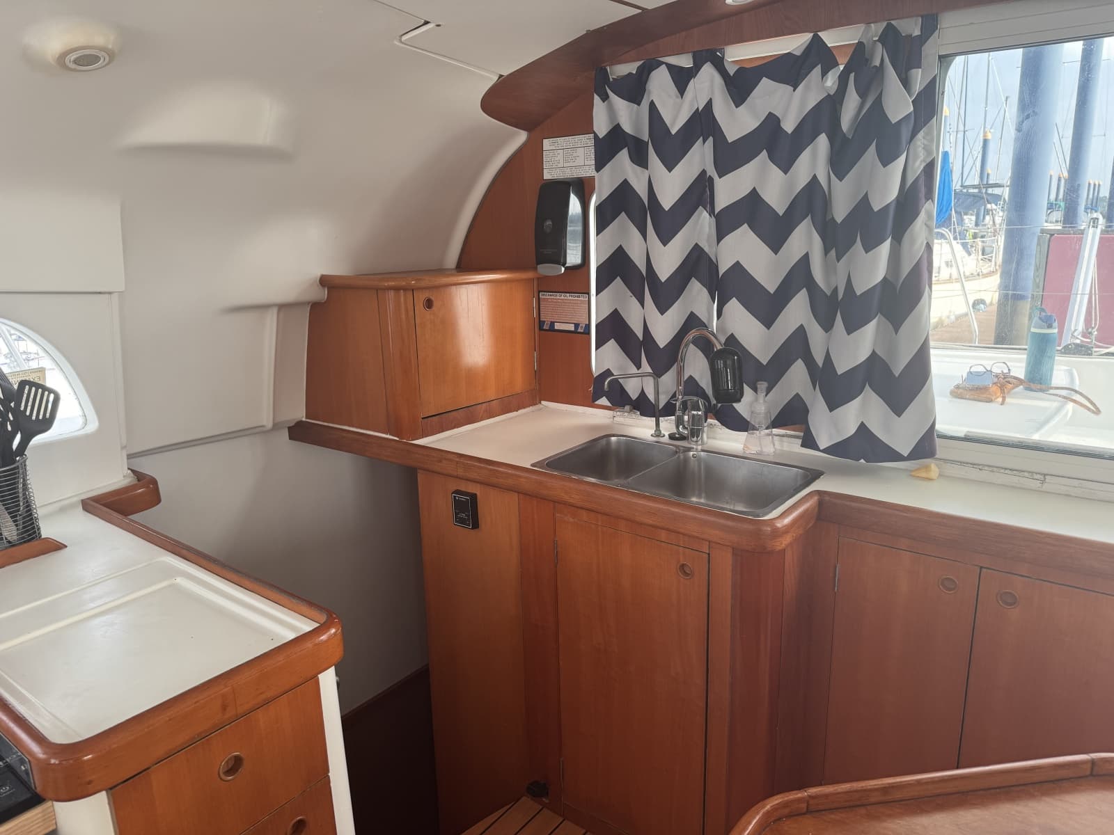 2004 Lagoon 410 S2 - Photo 10
