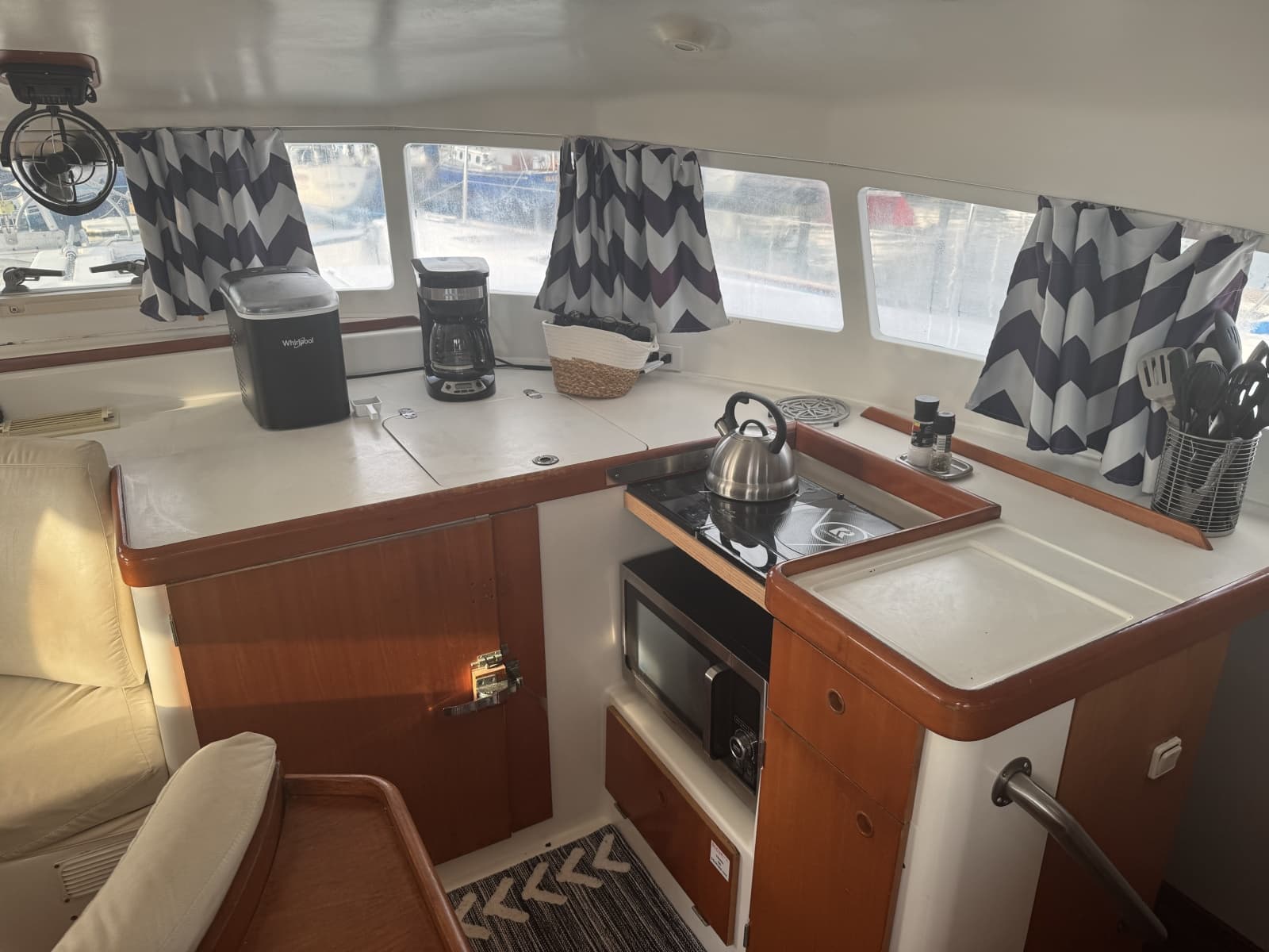 2004 Lagoon 410 S2 - Photo 8