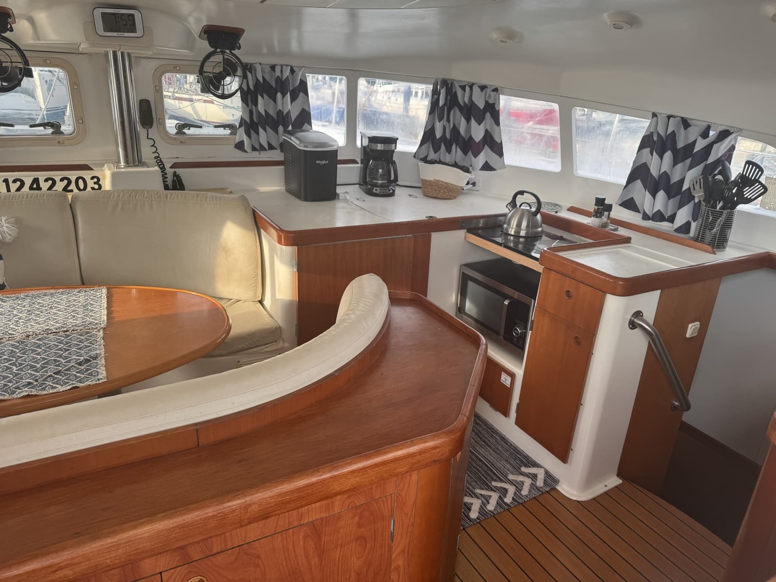 2004 Lagoon 410 S2 - Photo 6