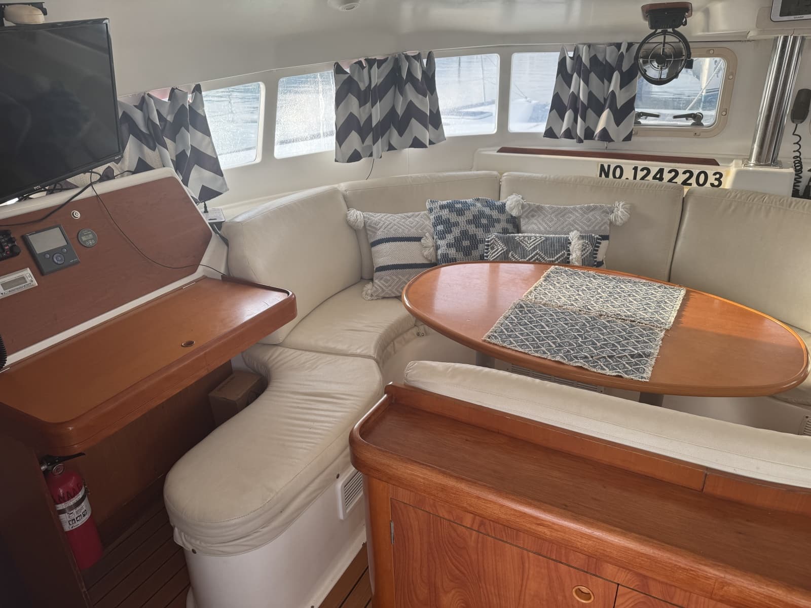 2004 Lagoon 410 S2 - Photo 5