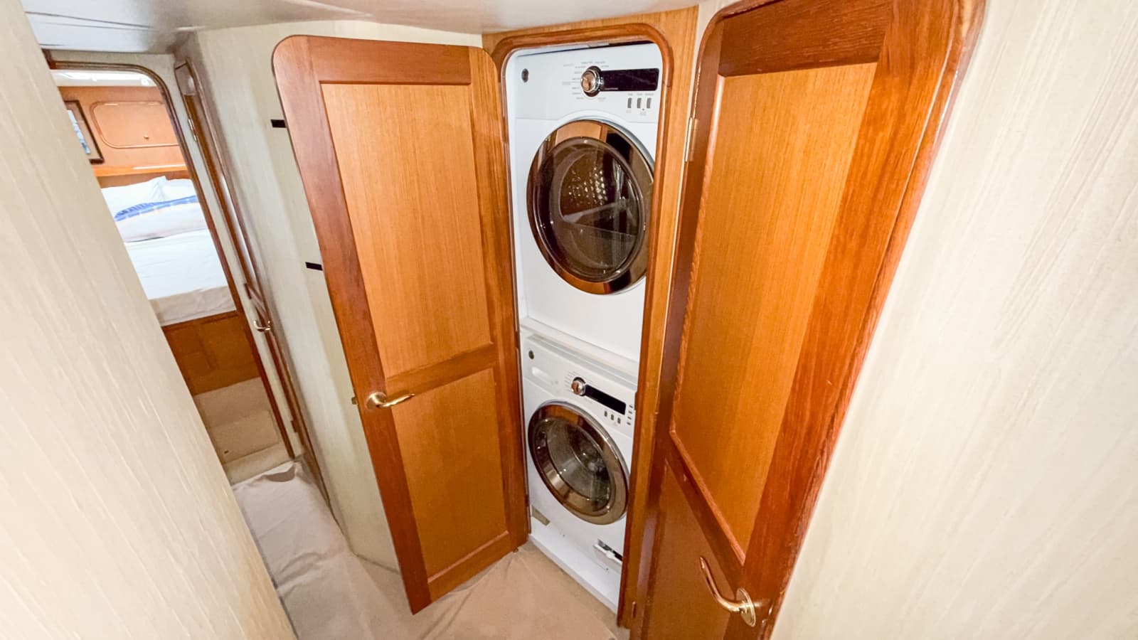 2004 Ocean Yachts 50 Super Sport - Photo 38
