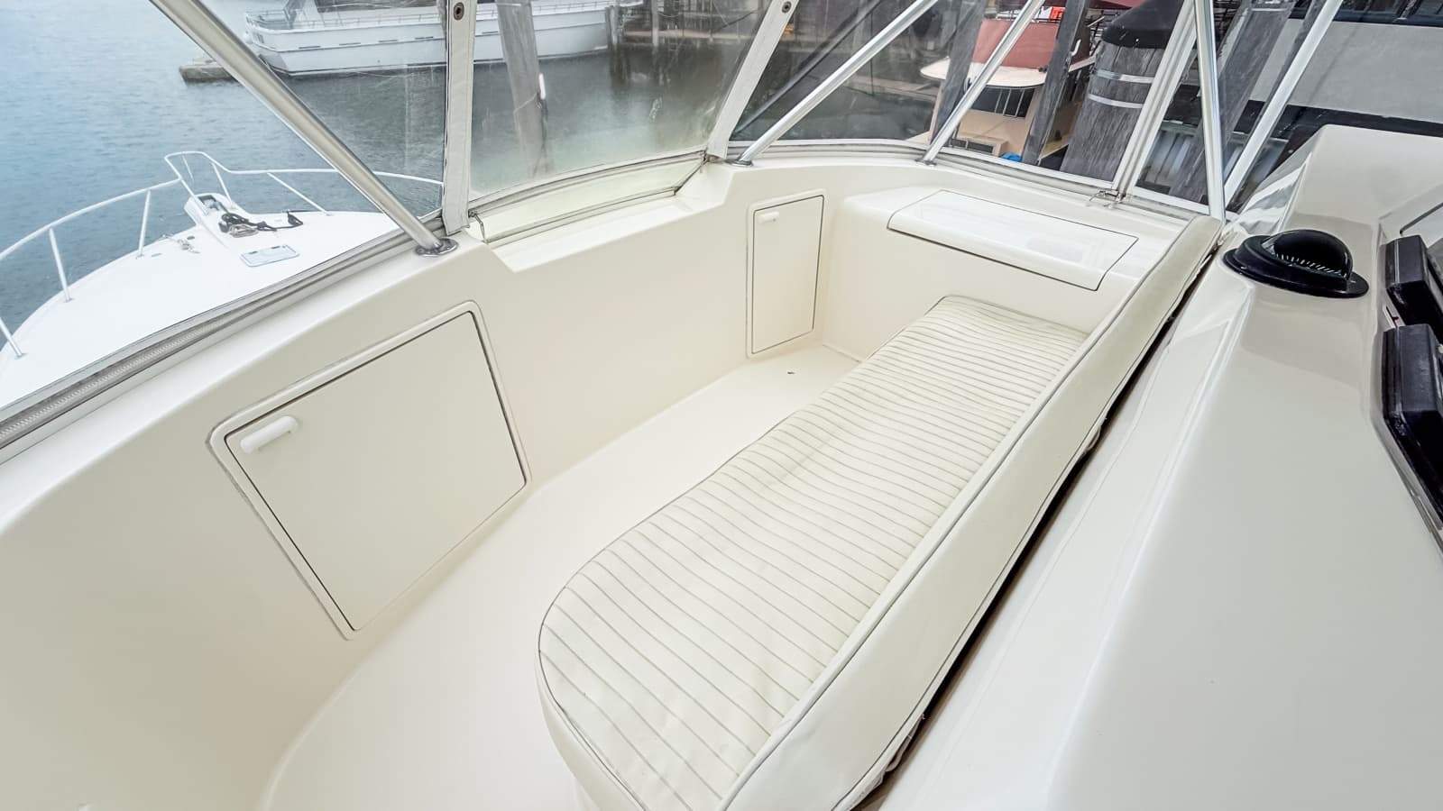 2004 Ocean Yachts 50 Super Sport - Photo 20