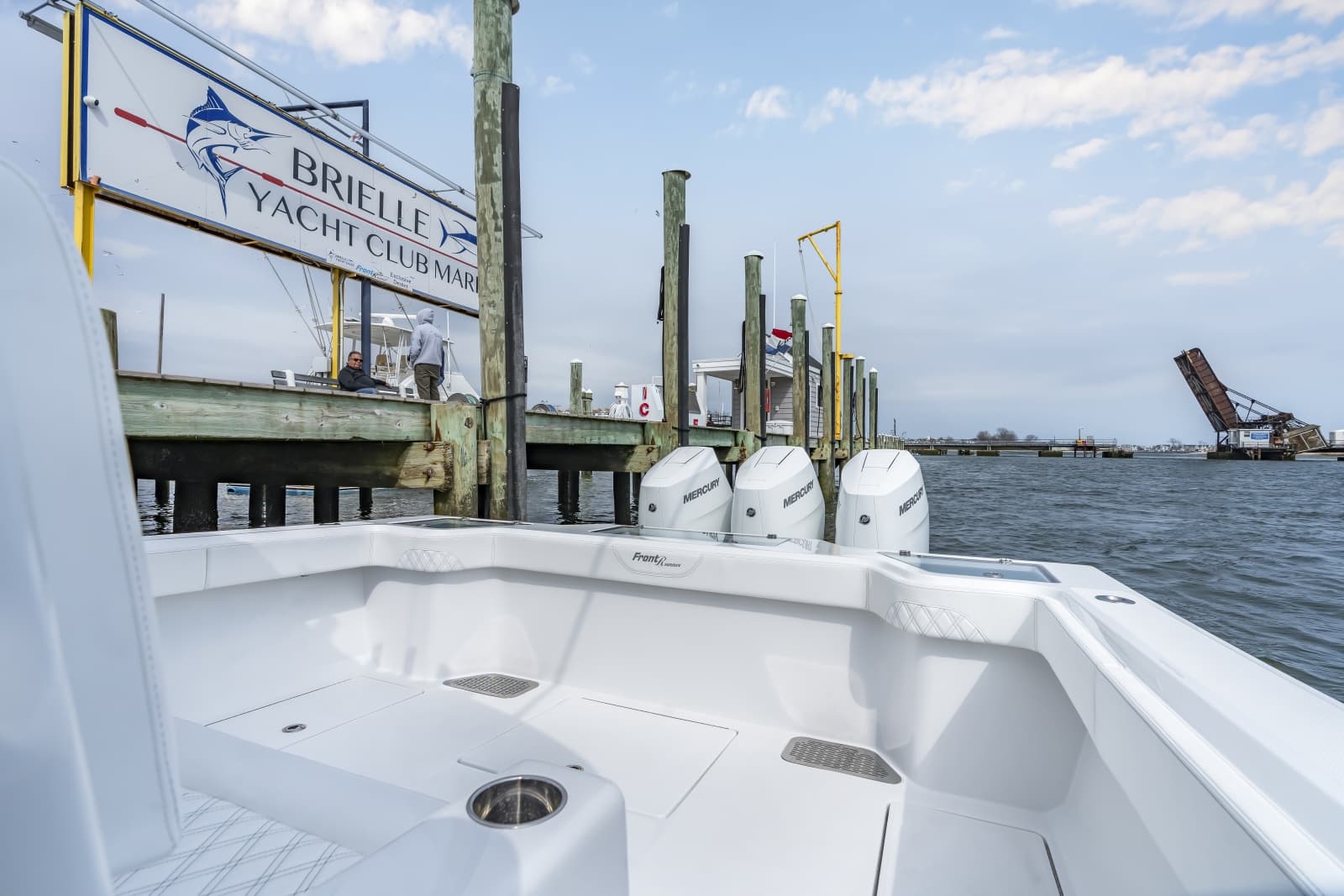 2026 Front Runner 39 Center Console - Photo 34