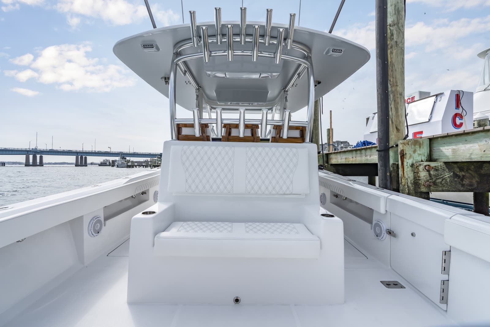 2026 Front Runner 39 Center Console - Photo 32