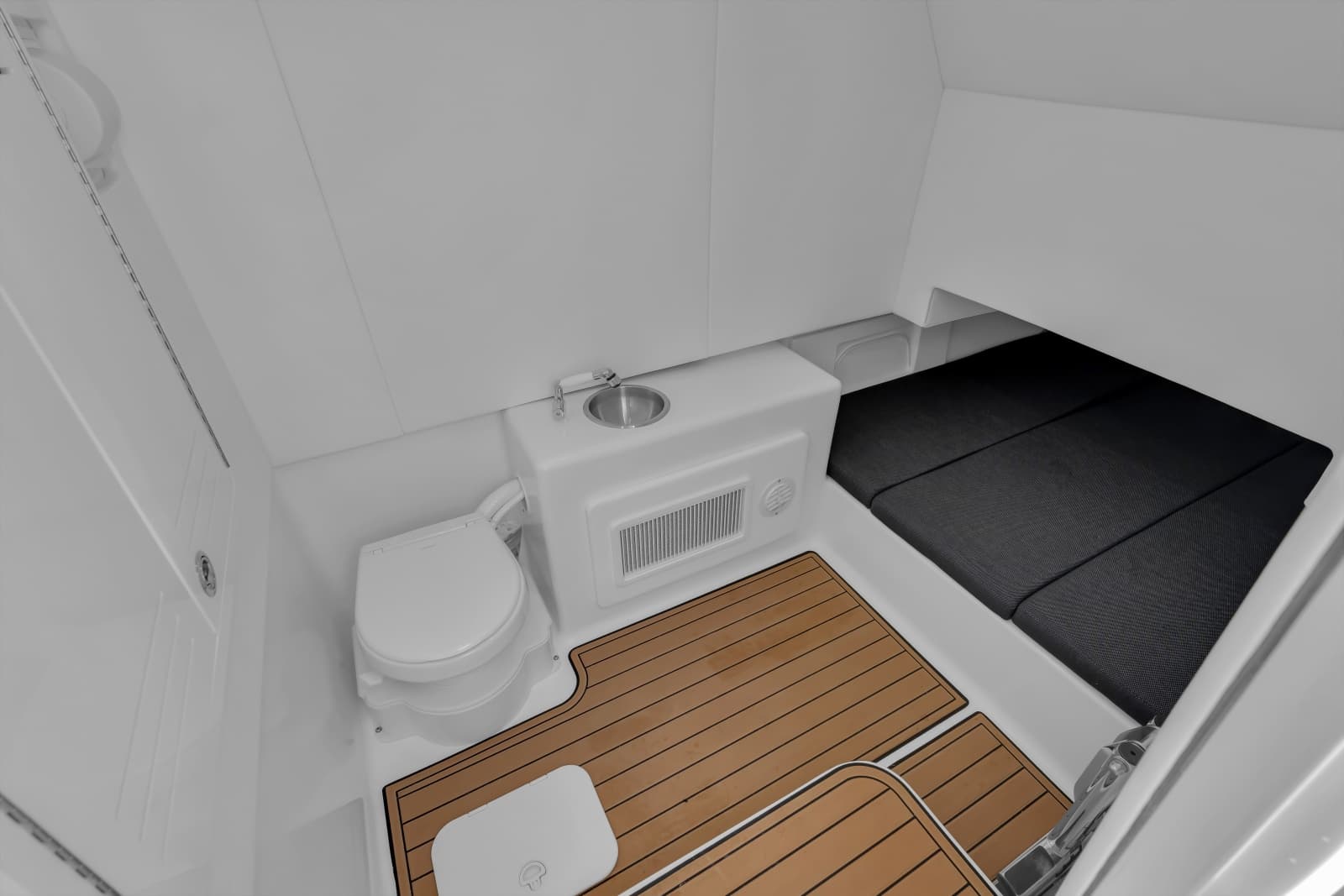 2026 Front Runner 39 Center Console - Photo 66