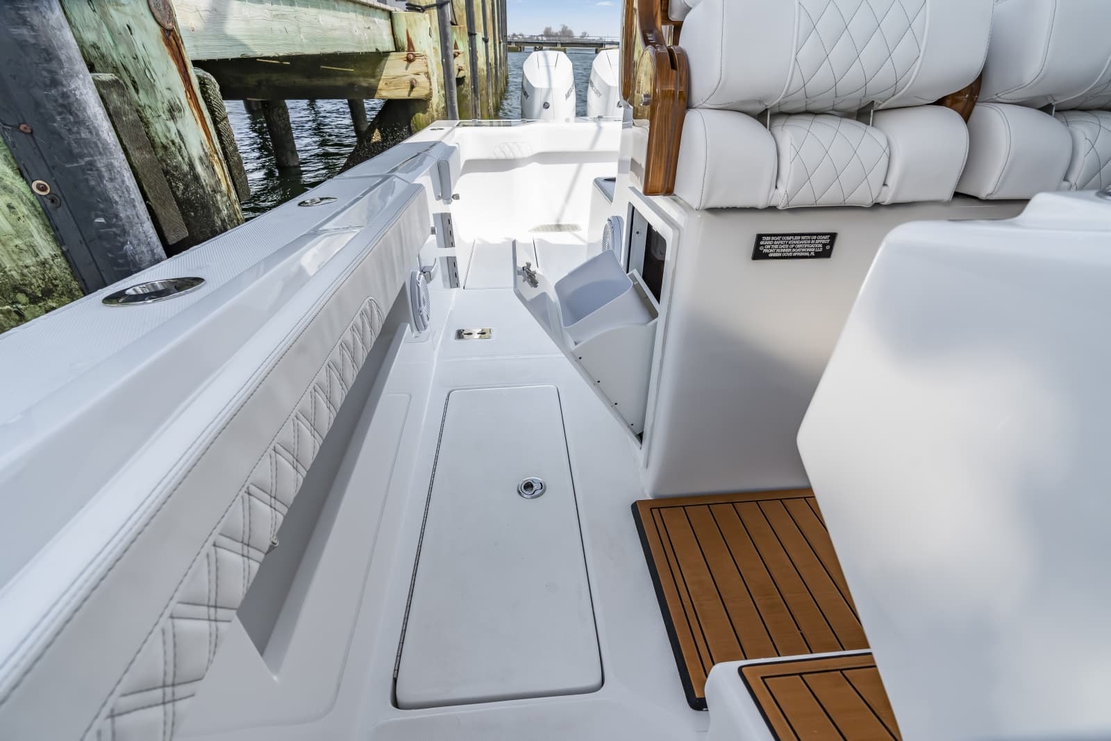 2026 Front Runner 39 Center Console - Photo 37