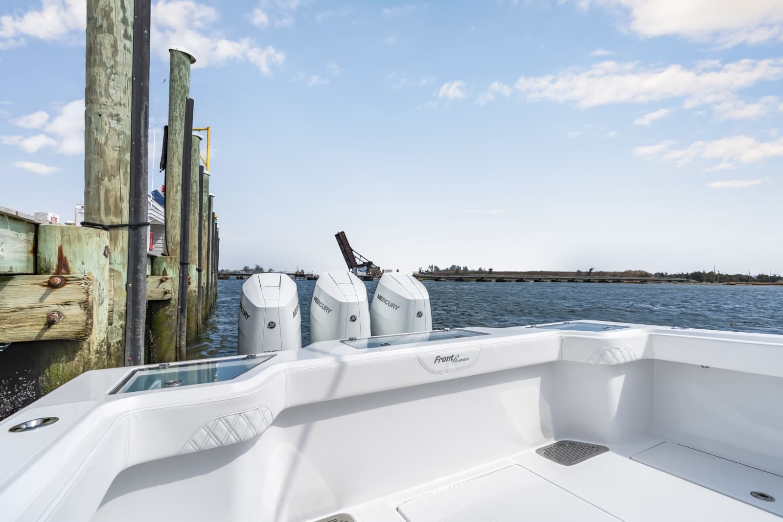 2026 Front Runner 39 Center Console - Photo 17
