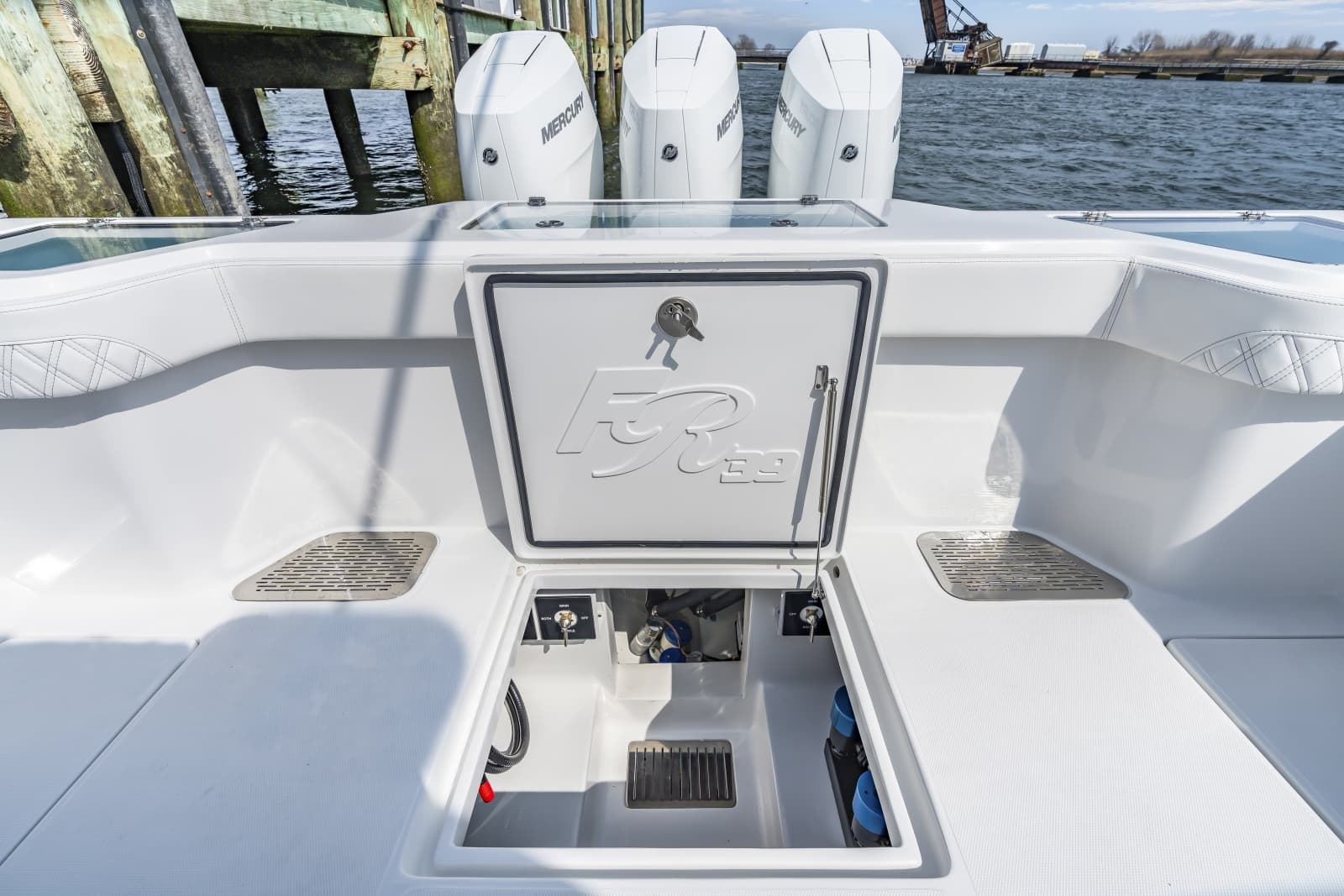 2026 Front Runner 39 Center Console - Photo 35