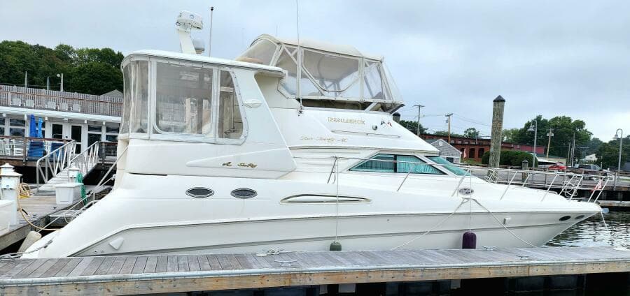 1999 Sea Ray 420 Aft Cabin