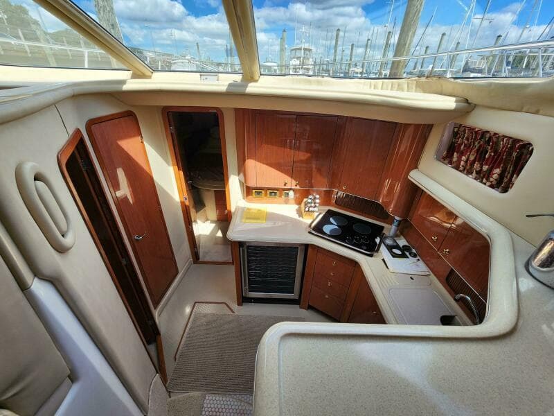 1999 Sea Ray 420 Aft Cabin