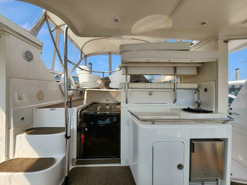 1999 Sea Ray 420 Aft Cabin