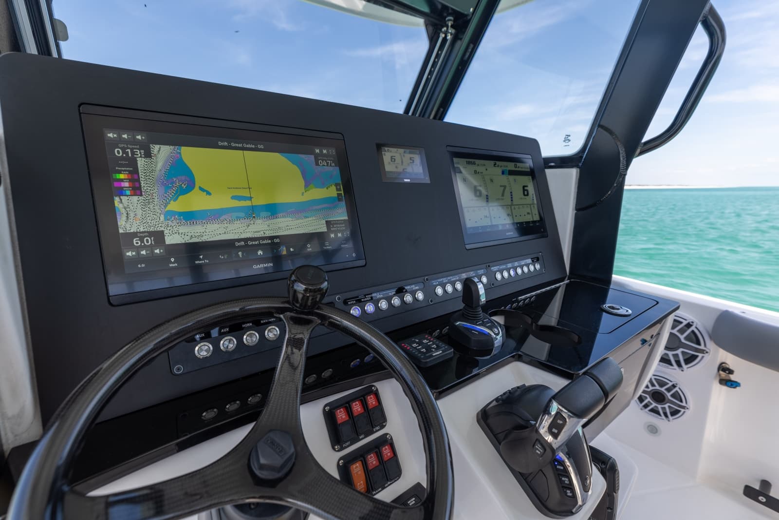 2023 Everglades 365 CC - Photo 17