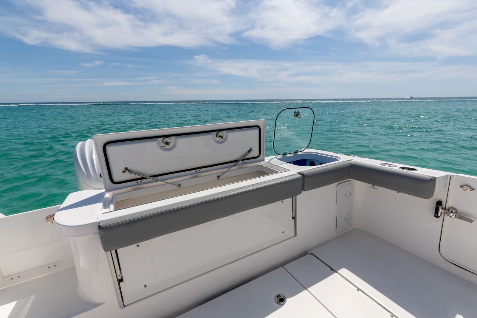 2023 Everglades 365 CC - Photo 13