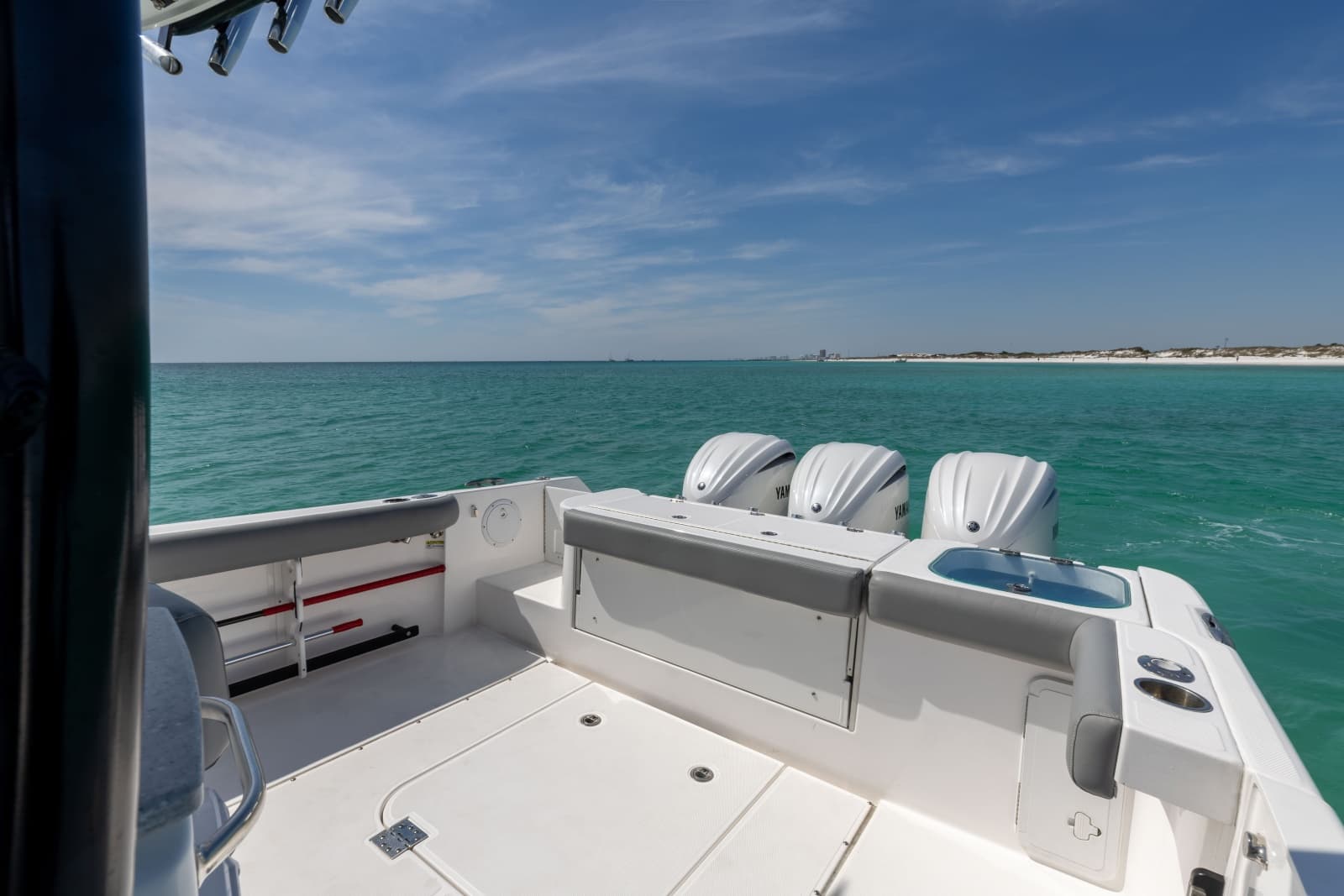 2023 Everglades 365 CC - Photo 4