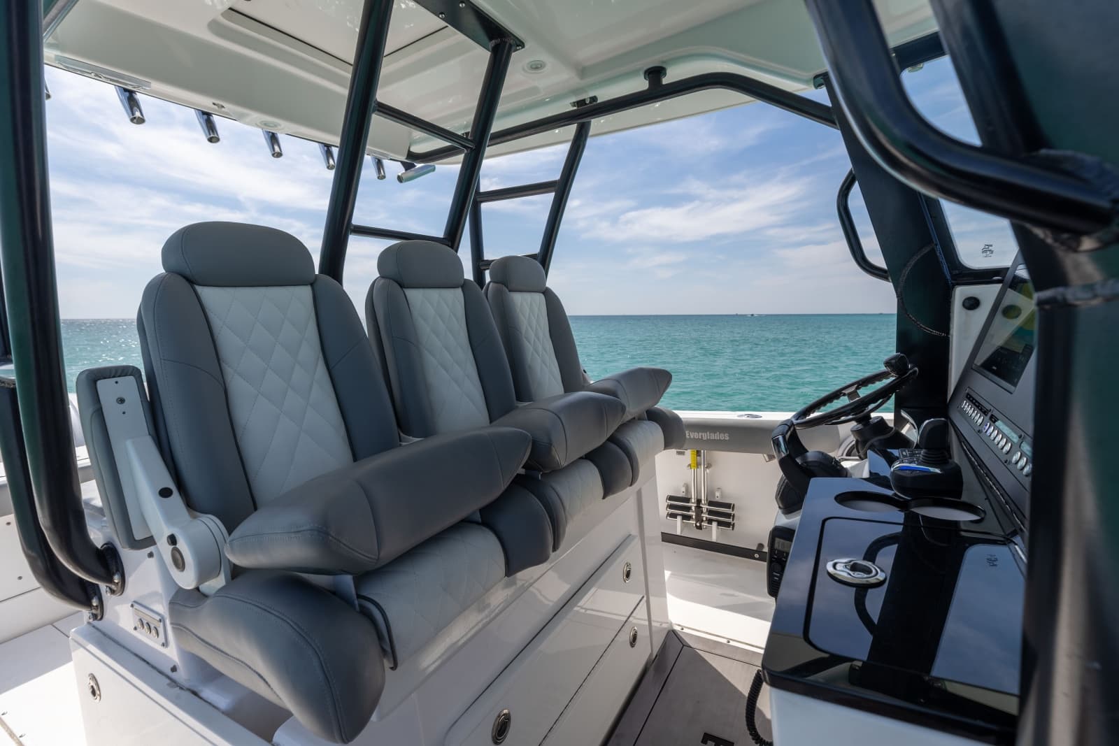 2023 Everglades 365 CC - Photo 19