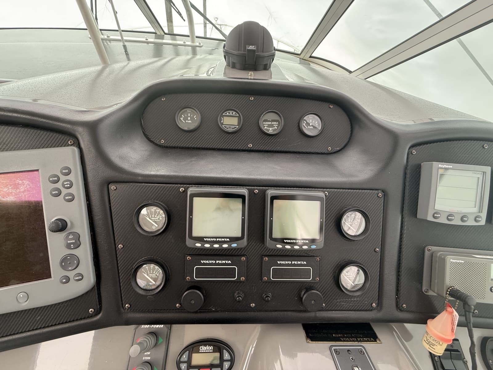 2005 Cruisers Yachts 405 Motor Yacht