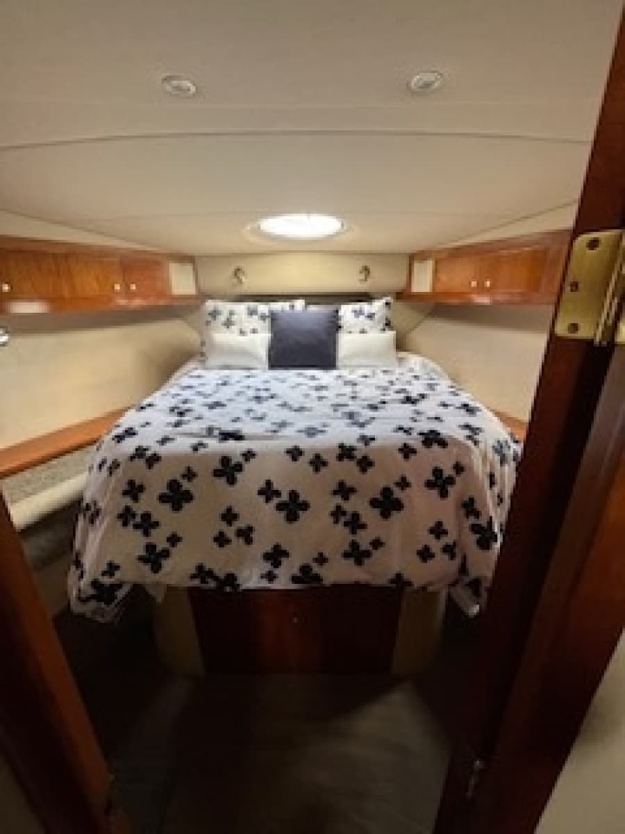2005 Cruisers Yachts 405 Motor Yacht - Photo 14