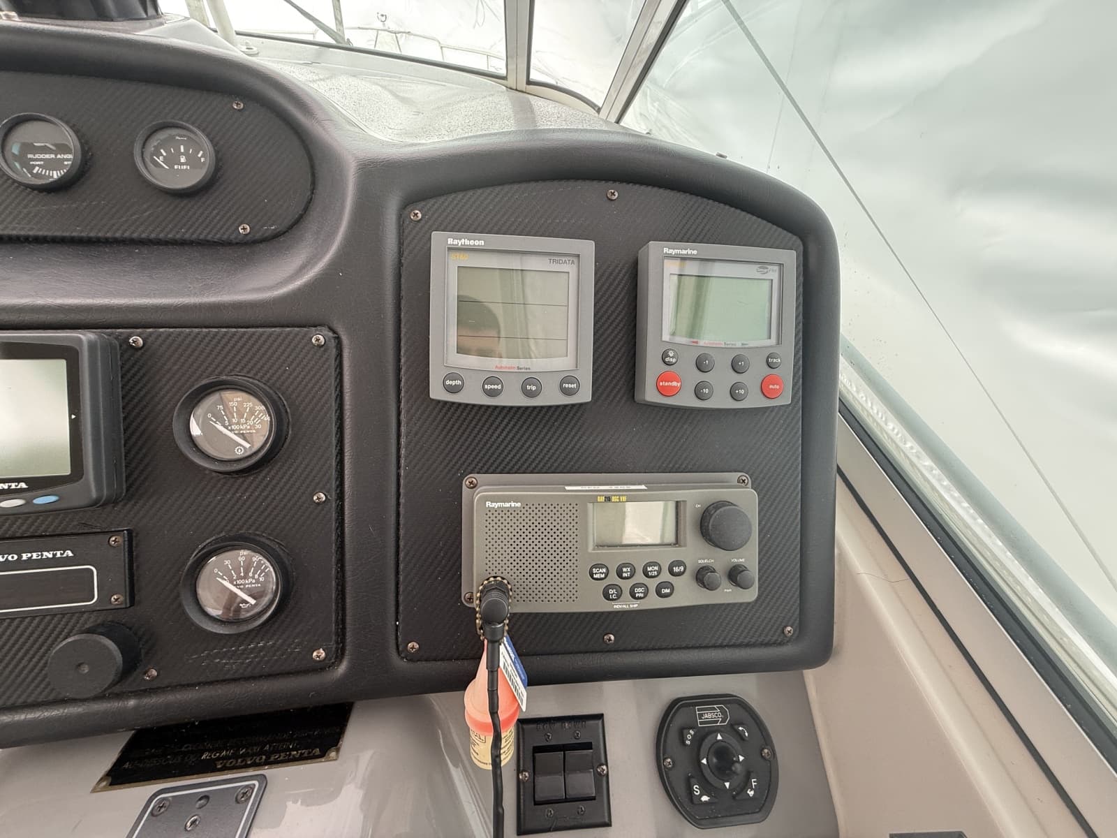 2005 Cruisers Yachts 405 Motor Yacht