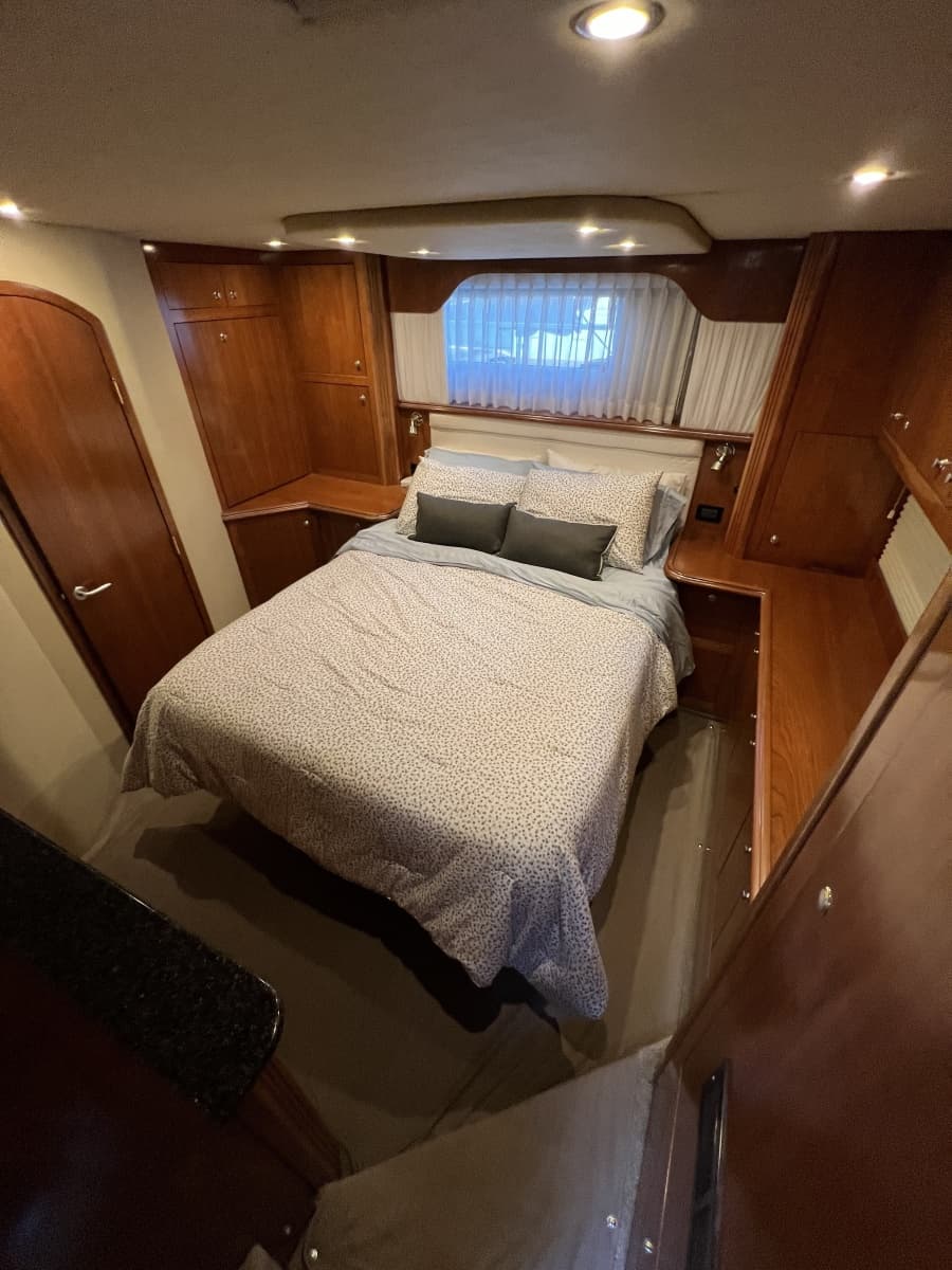 2005 Cruisers Yachts 405 Motor Yacht - Photo 15