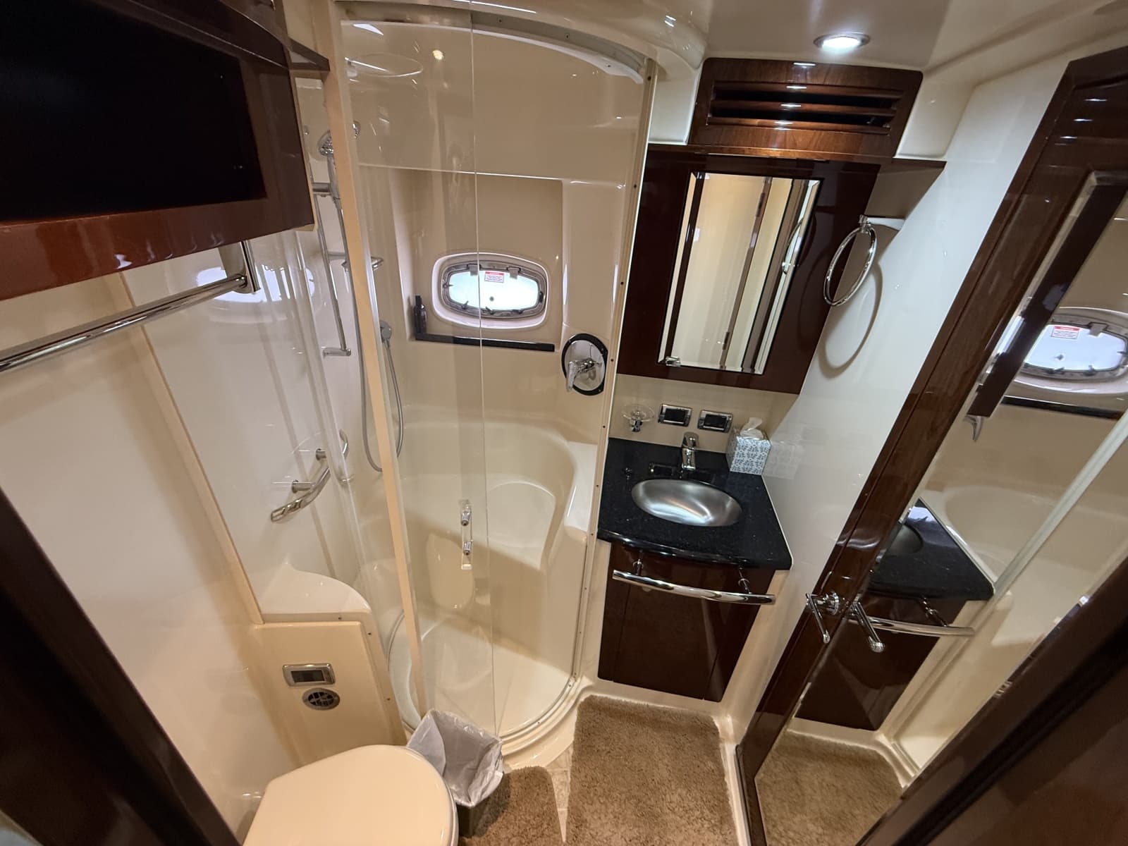 2009 Sea Ray 60 Sundancer - Photo 42
