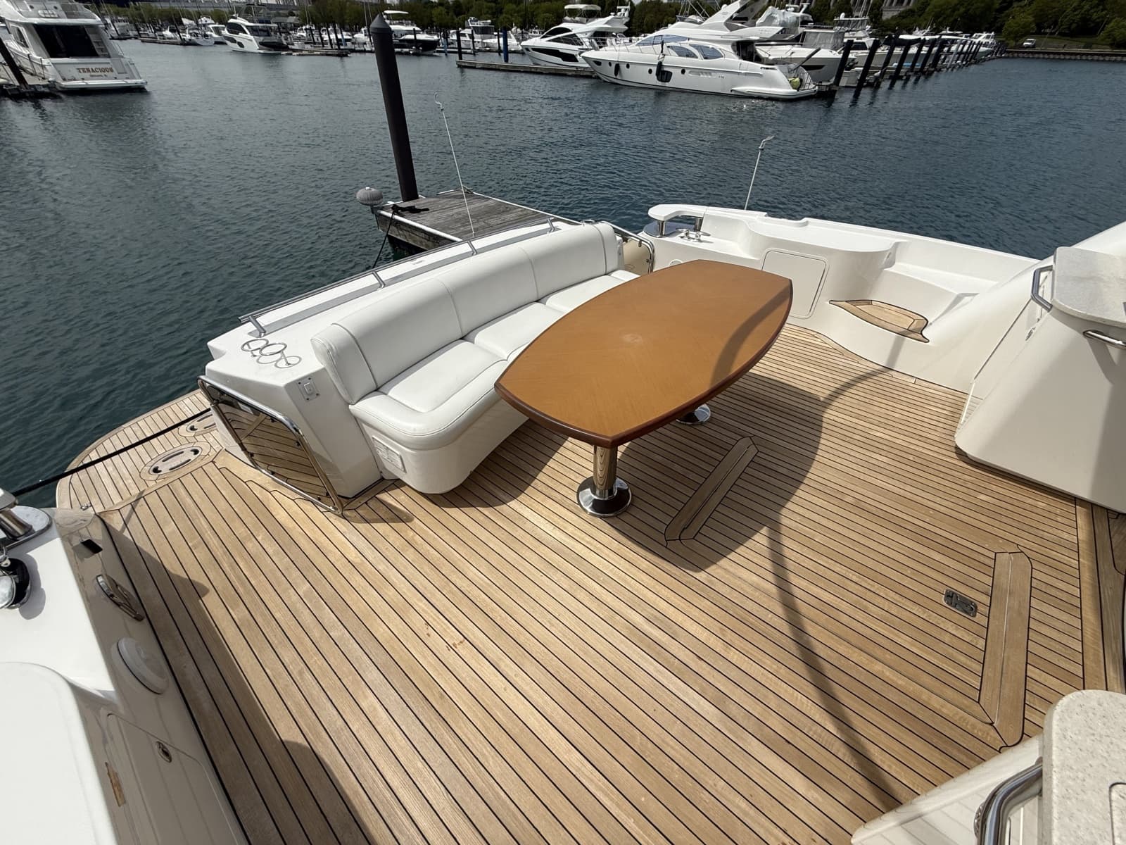 2009 Sea Ray 60 Sundancer - Photo 2
