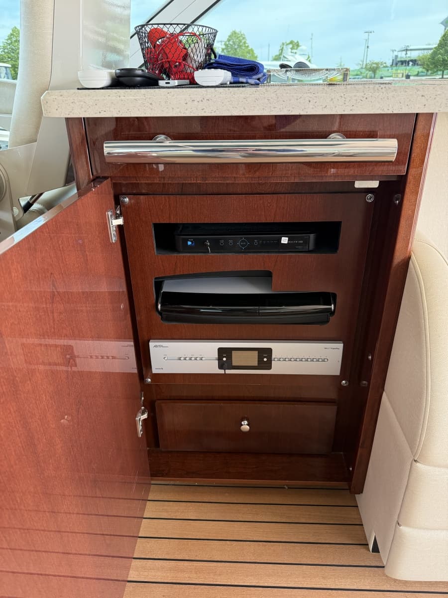 2009 Sea Ray 60 Sundancer - Photo 29