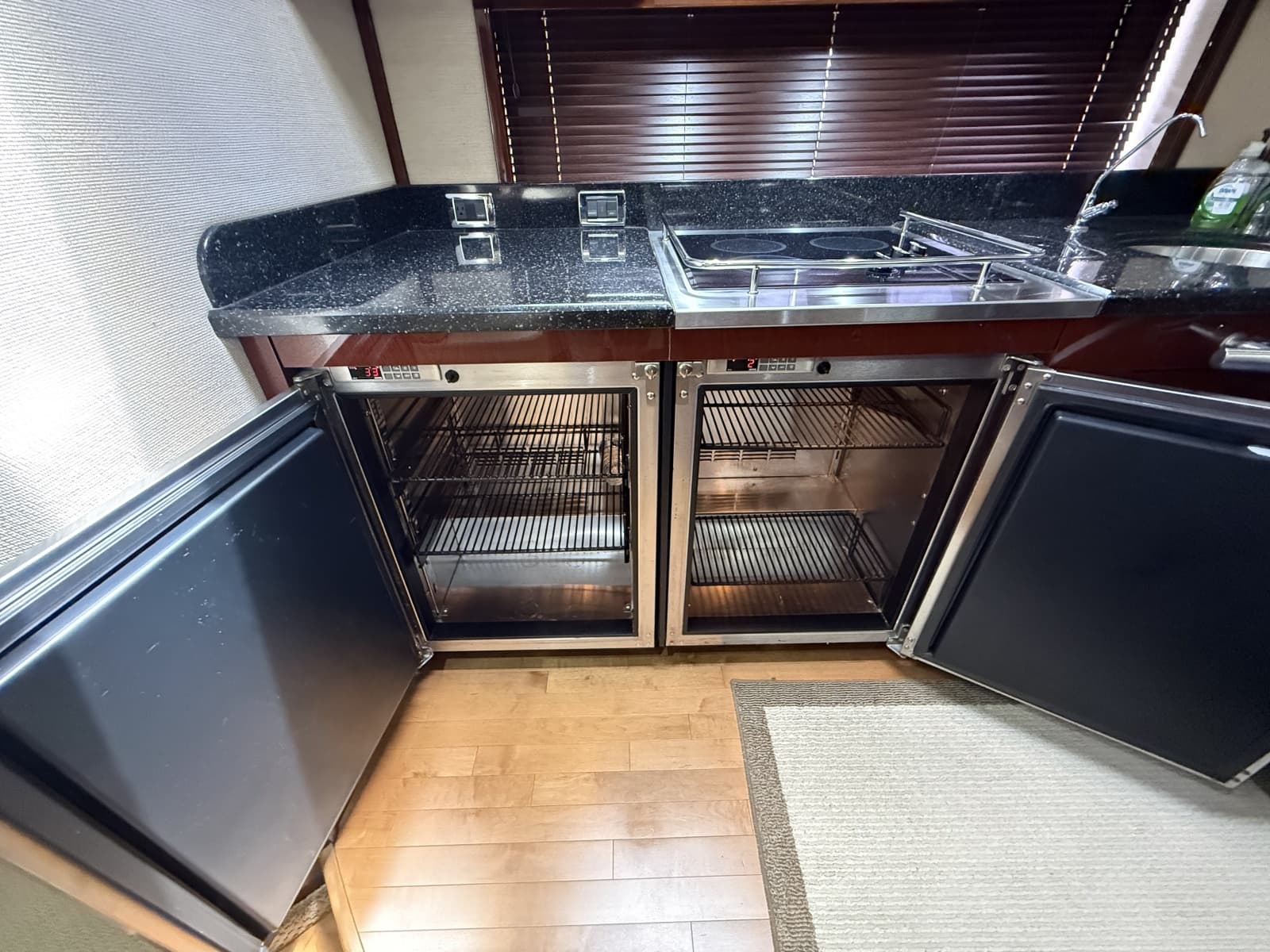 2009 Sea Ray 60 Sundancer - Photo 39