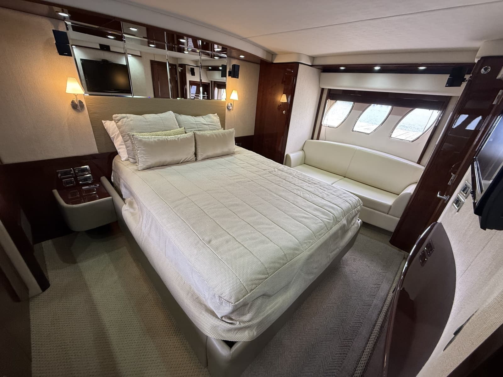 2009 Sea Ray 60 Sundancer - Photo 50
